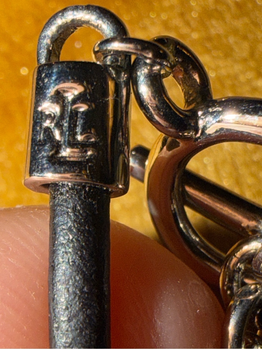 Beautiful vintage Lauren Ralph Sculpted Teardrop Pendant on Black Cord - Picture 7 of 11